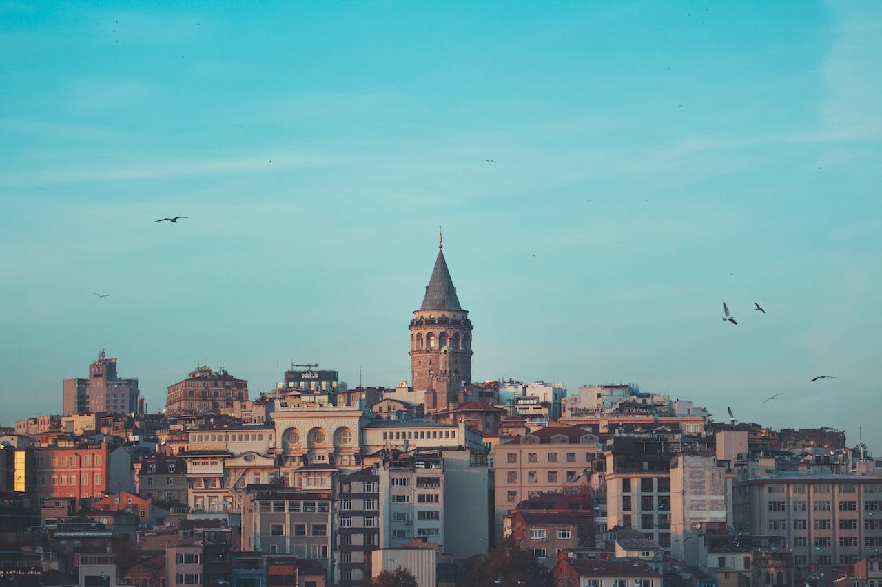 Discovering the Rich History and Culture of Istanbul with Friends